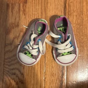Baby girls converse